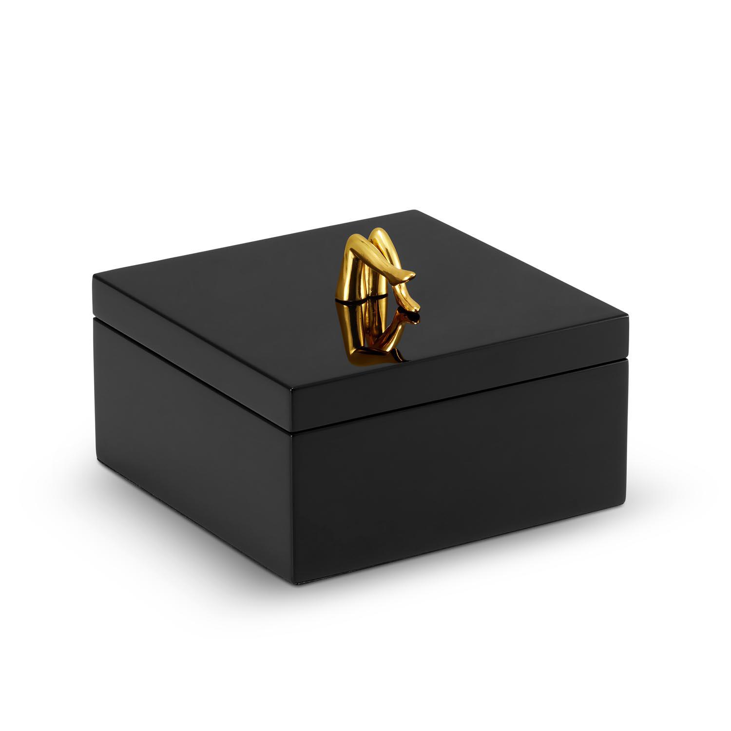 BLACK LEGS - czarna szkatułka / pudełko dekoracyjne z lakierowanego MDF-u ze złotym uchwytem