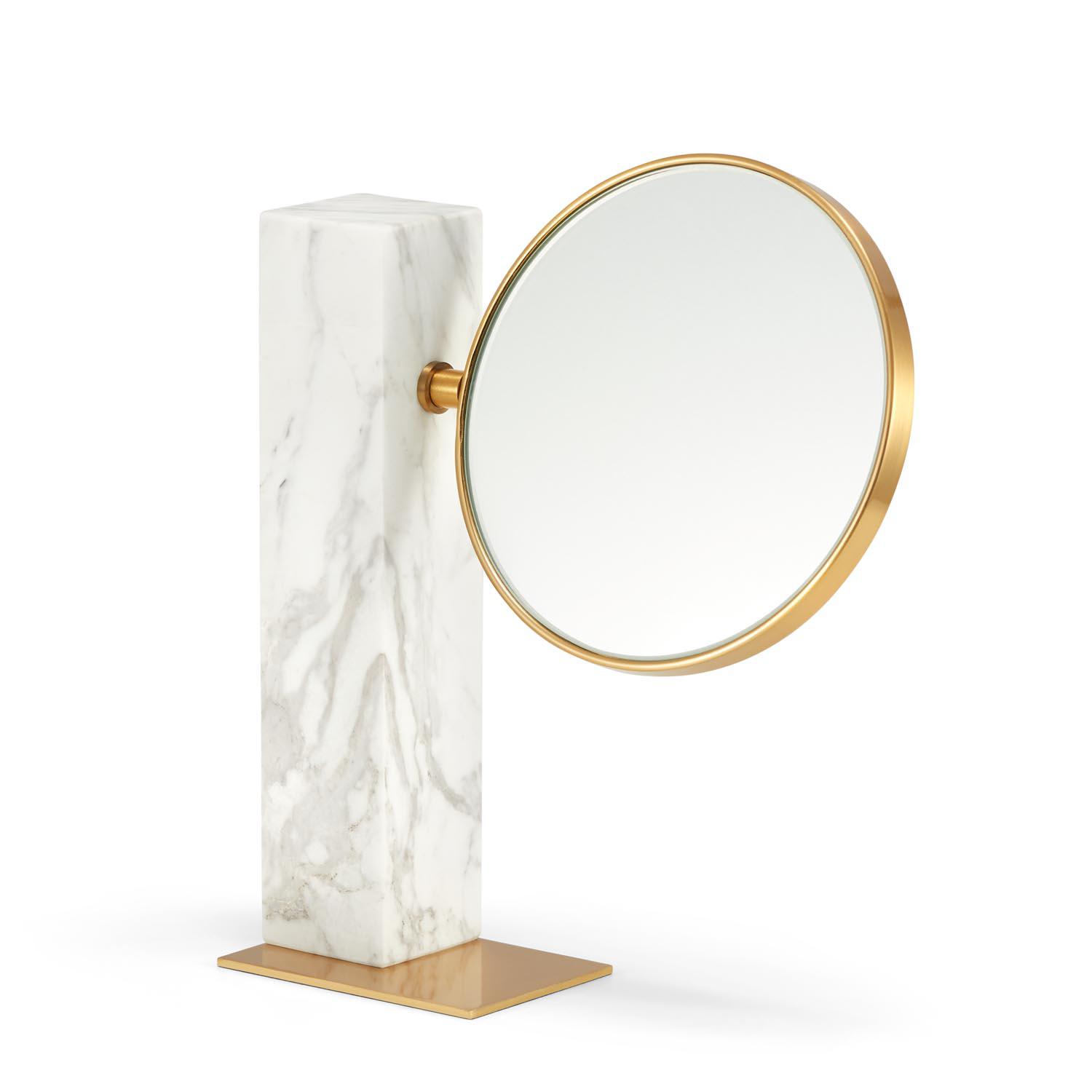IMPRESS - złote okrągłe kosmetyczne lusterko na białej marmurowej podstawce
