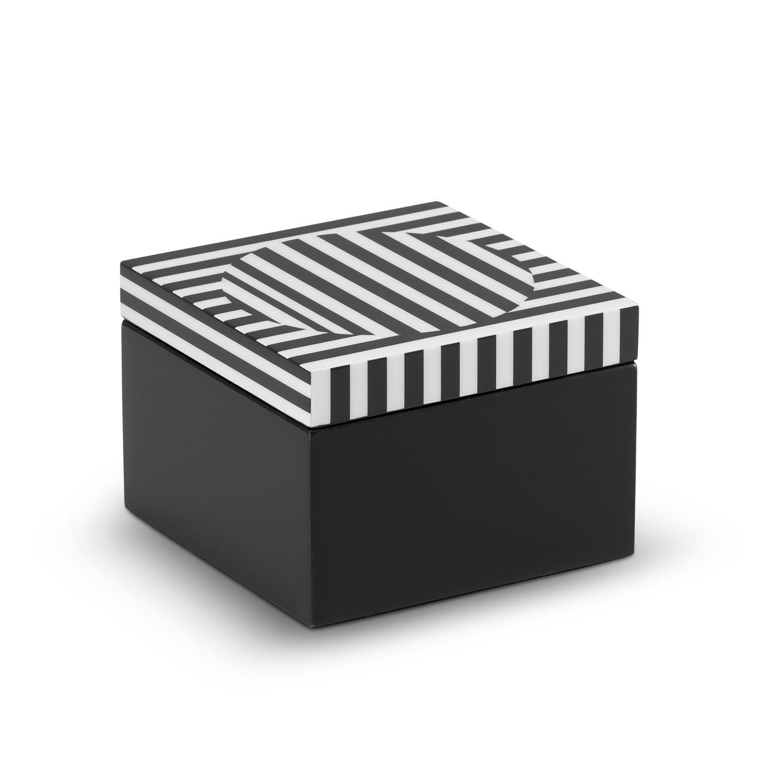 STRIPES - pudełko dekoracyjne / szkatułka „S” w czarno - białe paski z lakierowanego MDF-u 